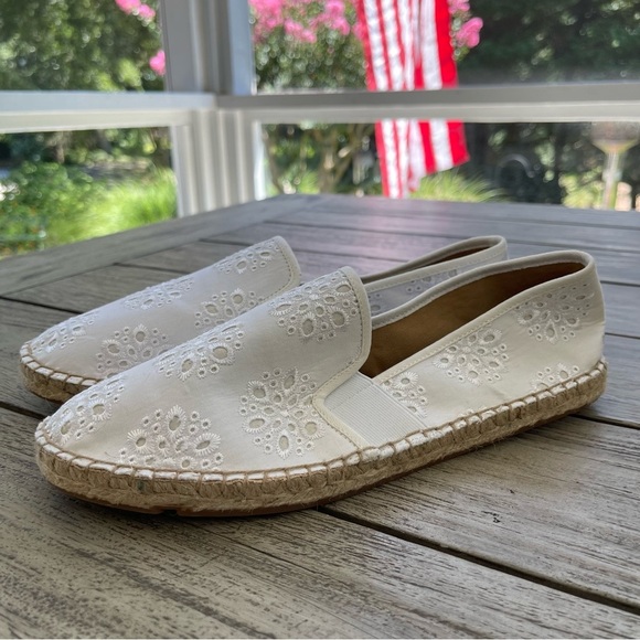 Talbots Izzy White Eyelet Espadrille Slip-On Shoes Womens Size 9 - Picture 1 of 9